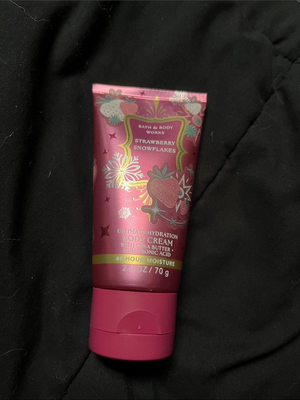 Brand New Bath and Body works Strawberry Snowflakes 2.5 oz